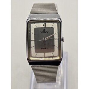 Vintage LORUS Watch Y131-5230 Silver Tone Stainless Steel 25mm Watch. New Batt